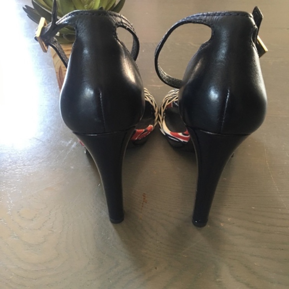 GORGEOUS Tory Burch Navy & White Ankle Strap Stiletto Sandals LIKE NEW!! - Picture 4 of 4